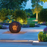 Zahradní pouliční lampa na solárních panelech (50 fotek): kouzlo pro vaši zahradu